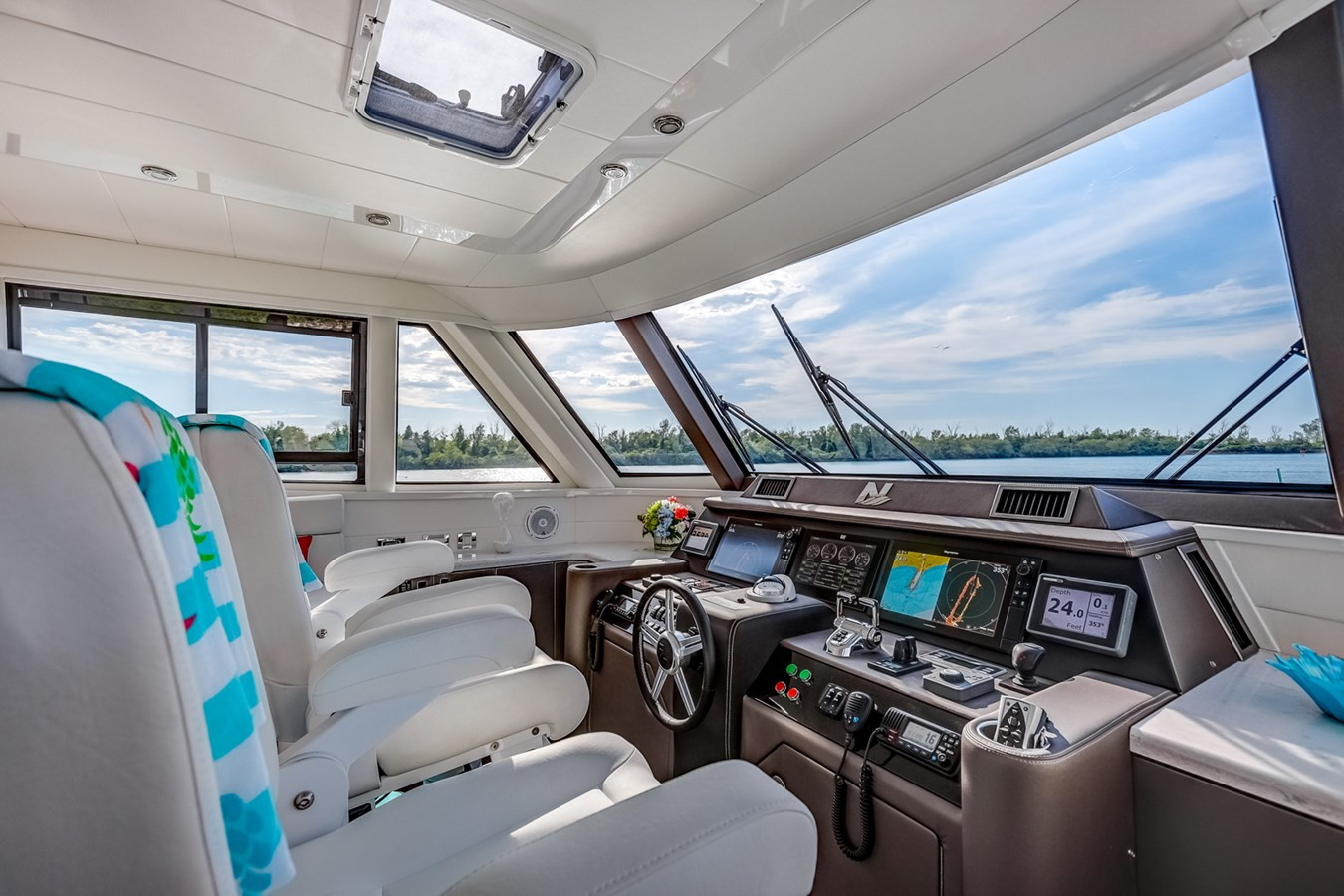 https://arconyachts.ams3.digitaloceanspaces.com/93643/conversions/large_4548222-optimize.jpg
