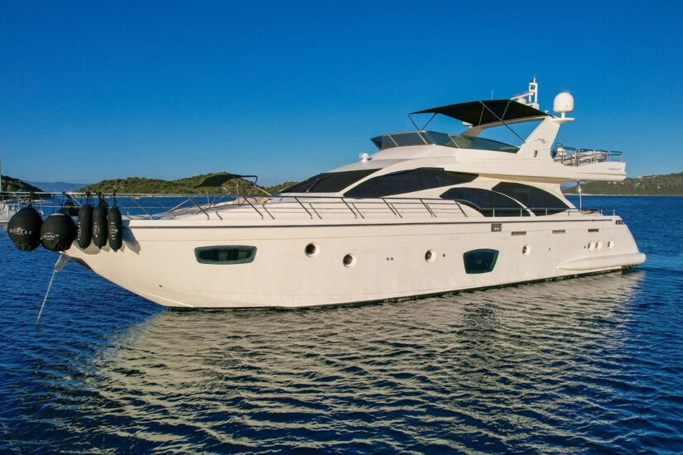 https://arconyachts.ams3.digitaloceanspaces.com/93685/conversions/large_4131024-optimize.jpg