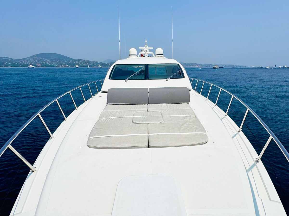 https://arconyachts.ams3.digitaloceanspaces.com/93778/conversions/large_4687923-optimize.jpg