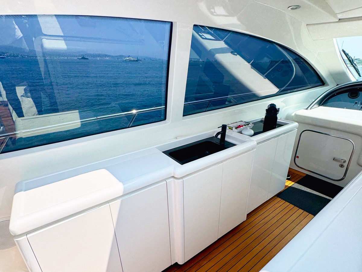 https://arconyachts.ams3.digitaloceanspaces.com/93801/conversions/large_4687931-optimize.jpg