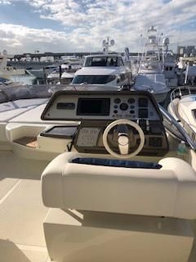 https://arconyachts.ams3.digitaloceanspaces.com/93802/conversions/large_2755062-optimize.jpg