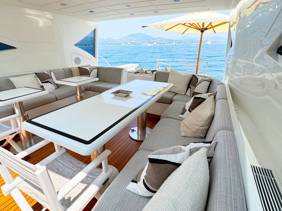 https://arconyachts.ams3.digitaloceanspaces.com/93811/conversions/large_4687934-optimize.jpg