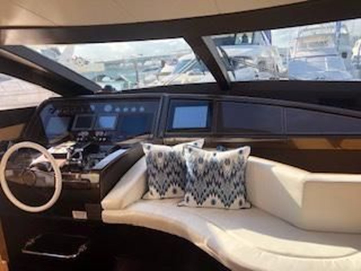 https://arconyachts.ams3.digitaloceanspaces.com/93825/conversions/large_2755071-optimize.jpg