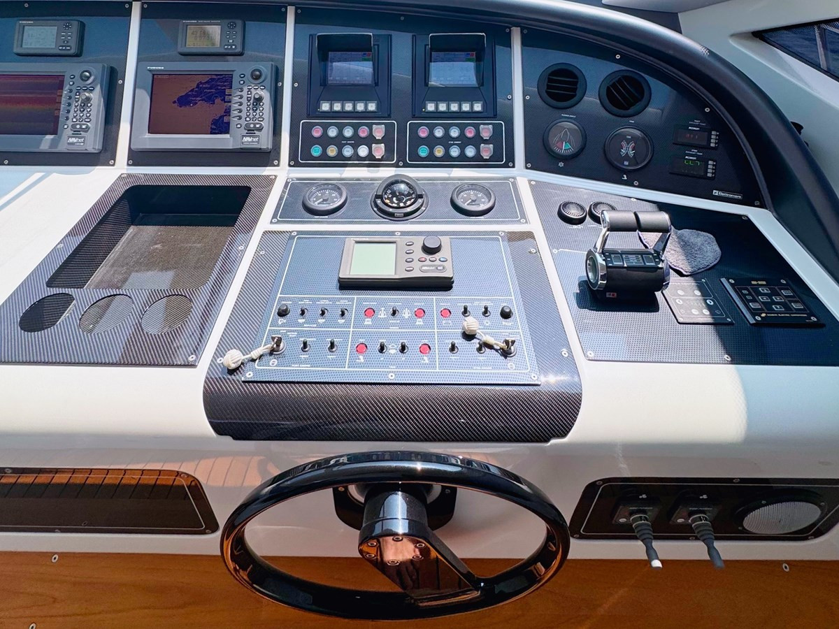 https://arconyachts.ams3.digitaloceanspaces.com/93834/conversions/large_4687941-optimize.jpg