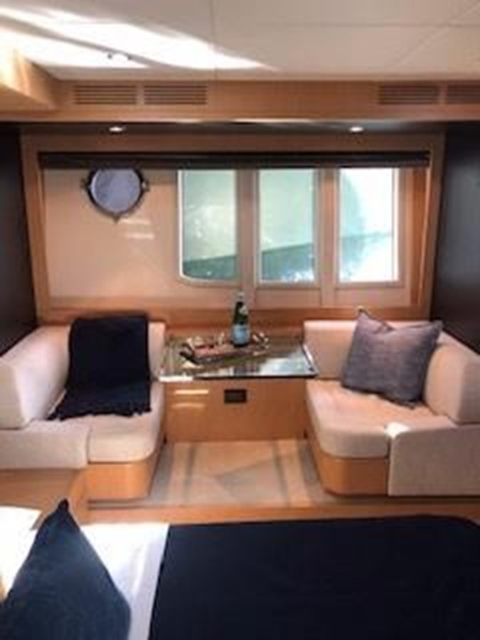 https://arconyachts.ams3.digitaloceanspaces.com/93850/conversions/large_2755080-optimize.jpg