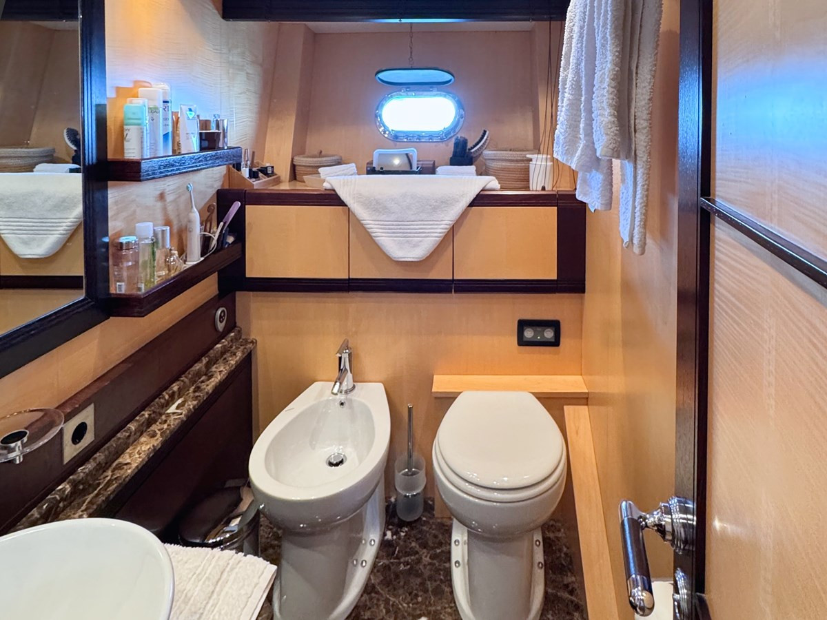 https://arconyachts.ams3.digitaloceanspaces.com/93874/conversions/large_4688092-optimize.jpg