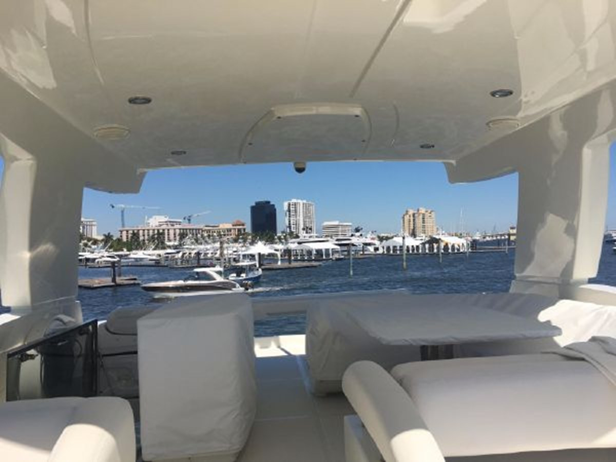 https://arconyachts.ams3.digitaloceanspaces.com/93890/conversions/large_2755095-optimize.jpg