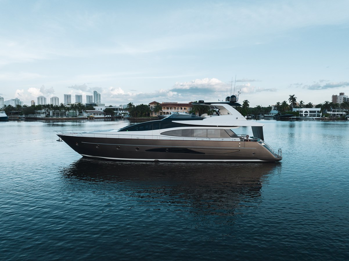 https://arconyachts.ams3.digitaloceanspaces.com/93942/conversions/large_3610692-optimize.jpg
