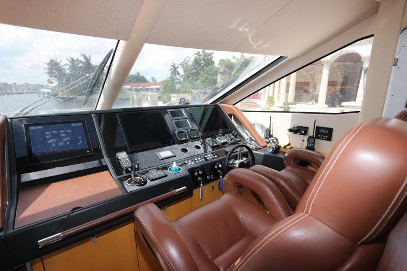 https://arconyachts.ams3.digitaloceanspaces.com/93974/conversions/large_2823887-optimize.jpg
