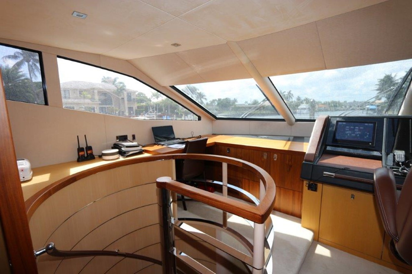 https://arconyachts.ams3.digitaloceanspaces.com/93977/conversions/large_2823888-optimize.jpg