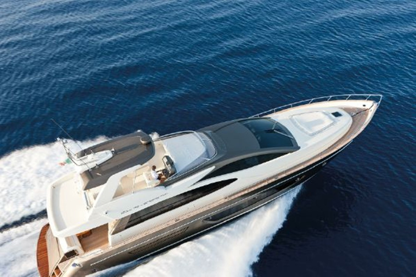 https://arconyachts.ams3.digitaloceanspaces.com/93990/conversions/large_2755132-optimize.jpg