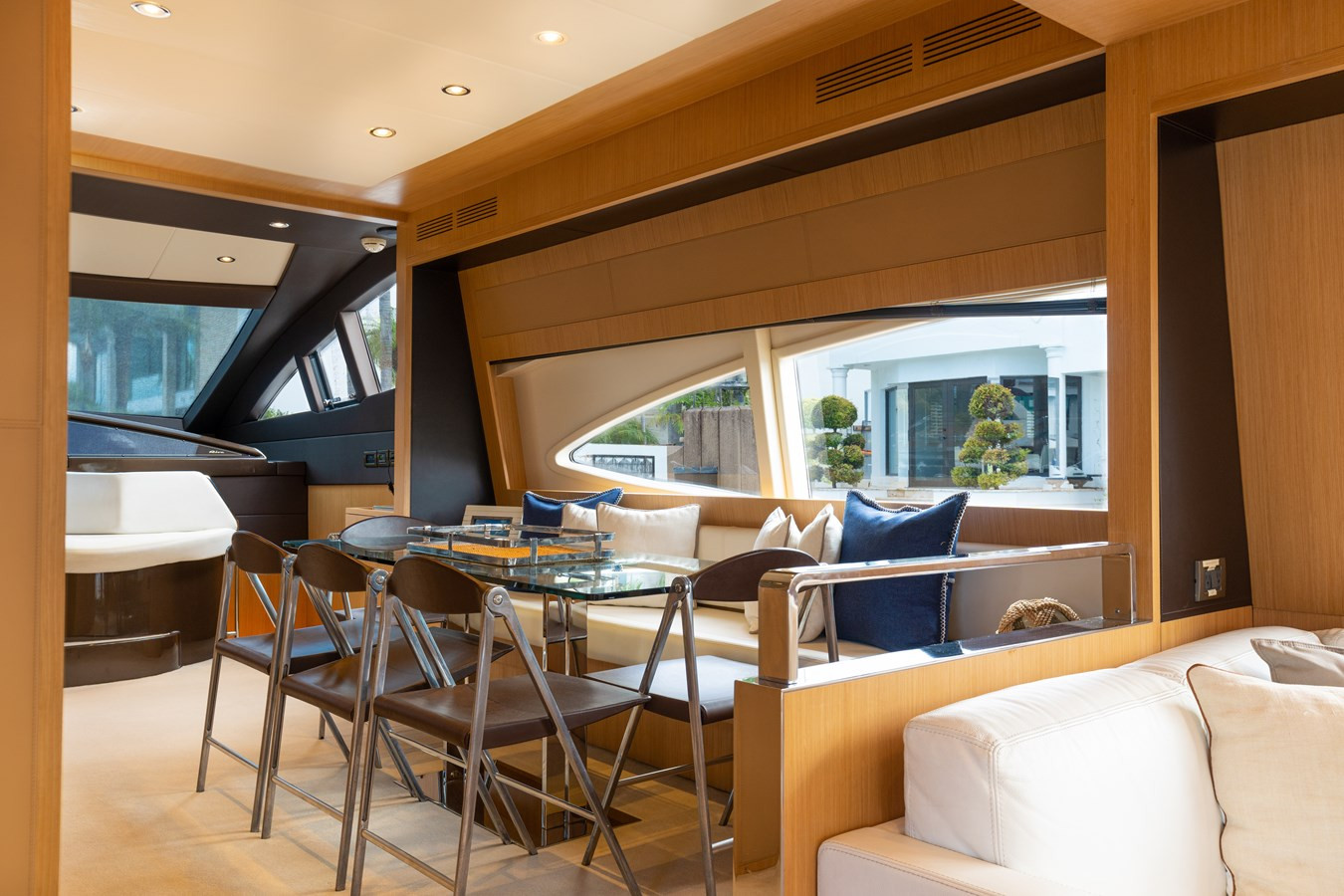 https://arconyachts.ams3.digitaloceanspaces.com/94007/conversions/large_3610712-optimize.jpg