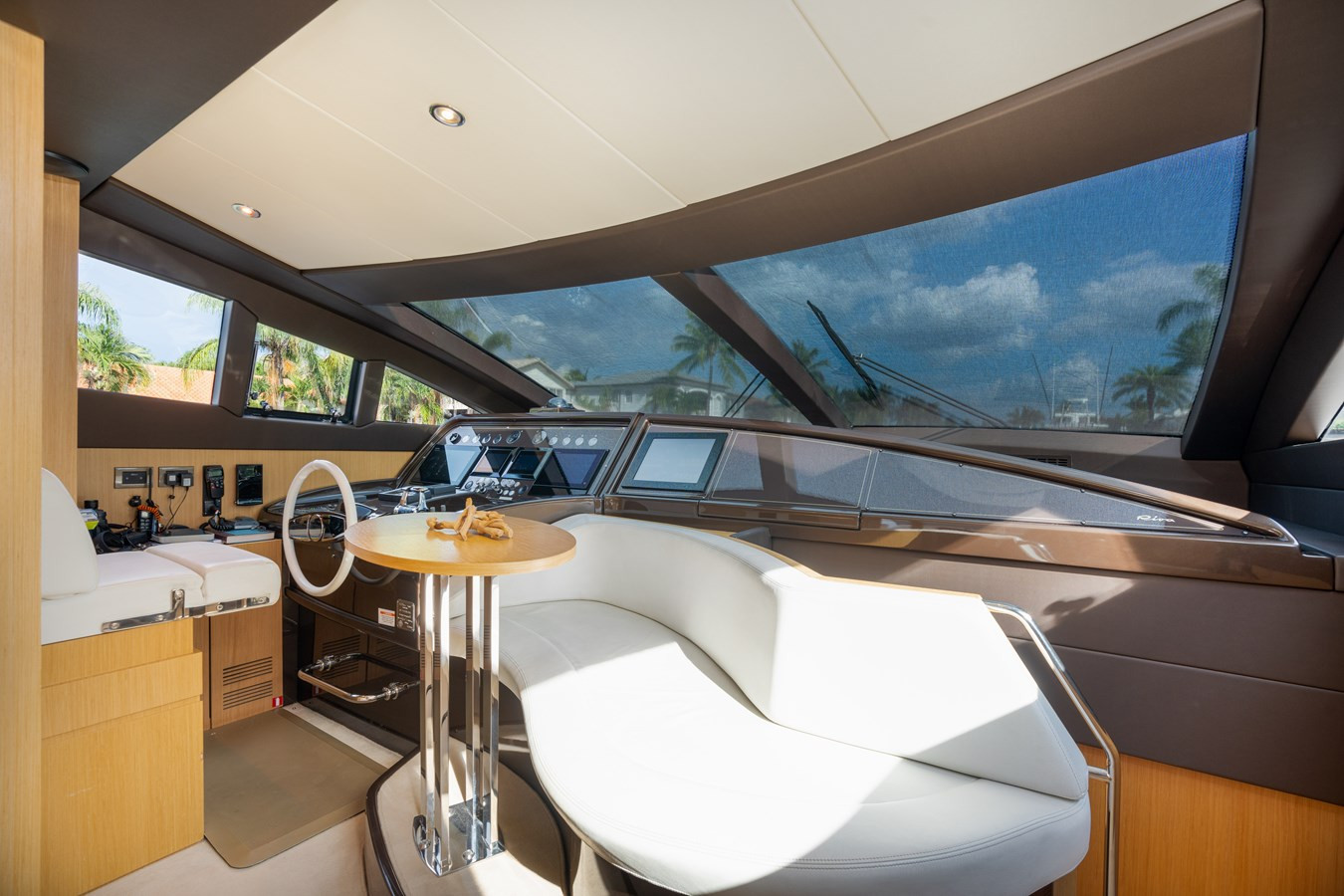 https://arconyachts.ams3.digitaloceanspaces.com/94018/conversions/large_3610716-optimize.jpg