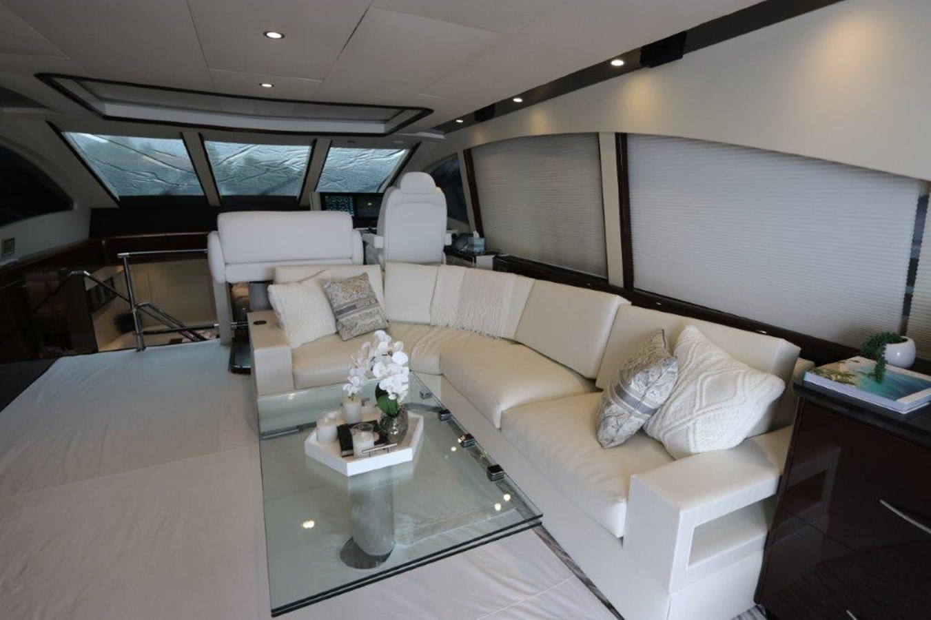 https://arconyachts.ams3.digitaloceanspaces.com/94085/conversions/large_3819761-optimize.jpg