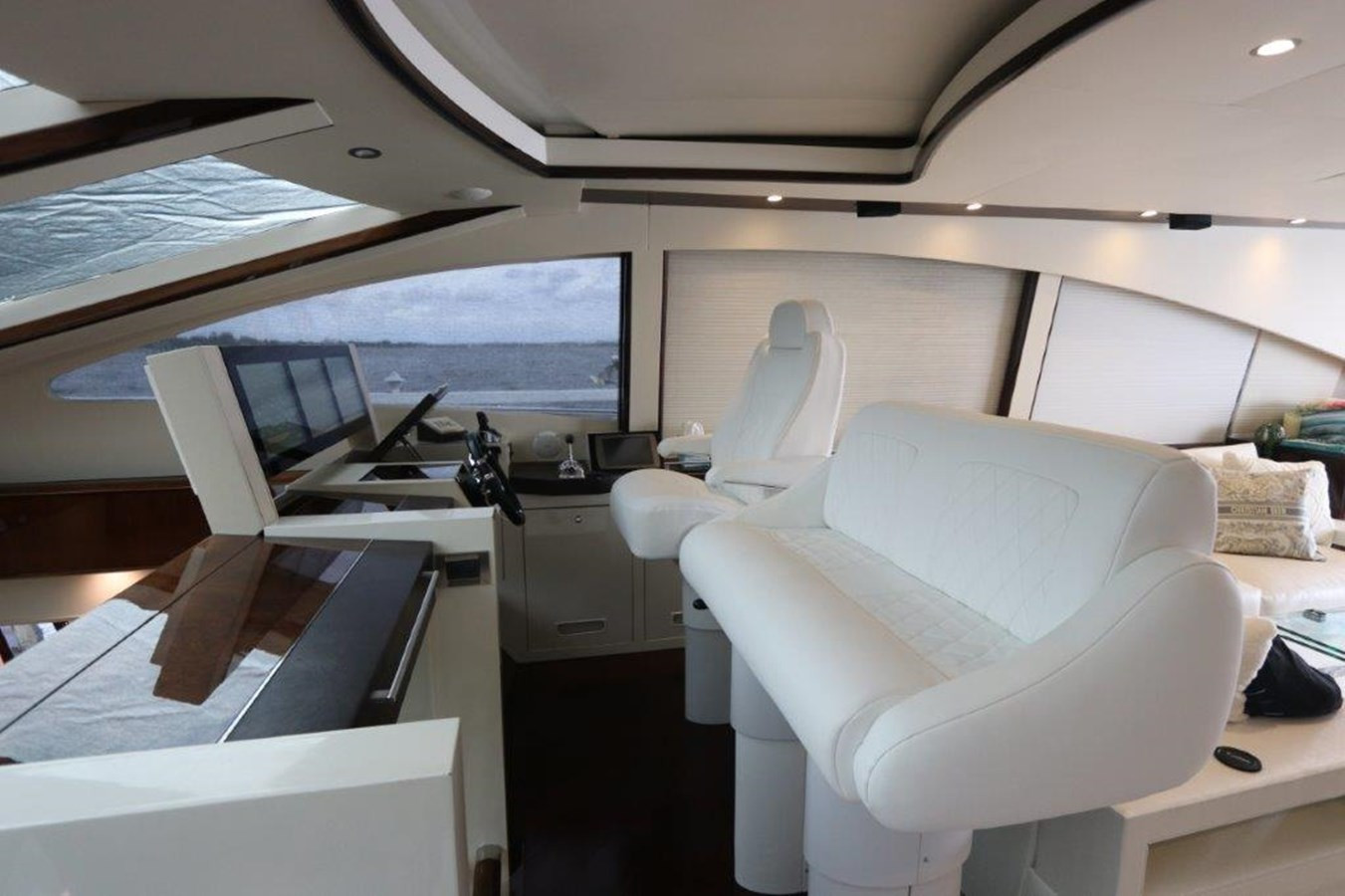 https://arconyachts.ams3.digitaloceanspaces.com/94091/conversions/large_3819763-optimize.jpg