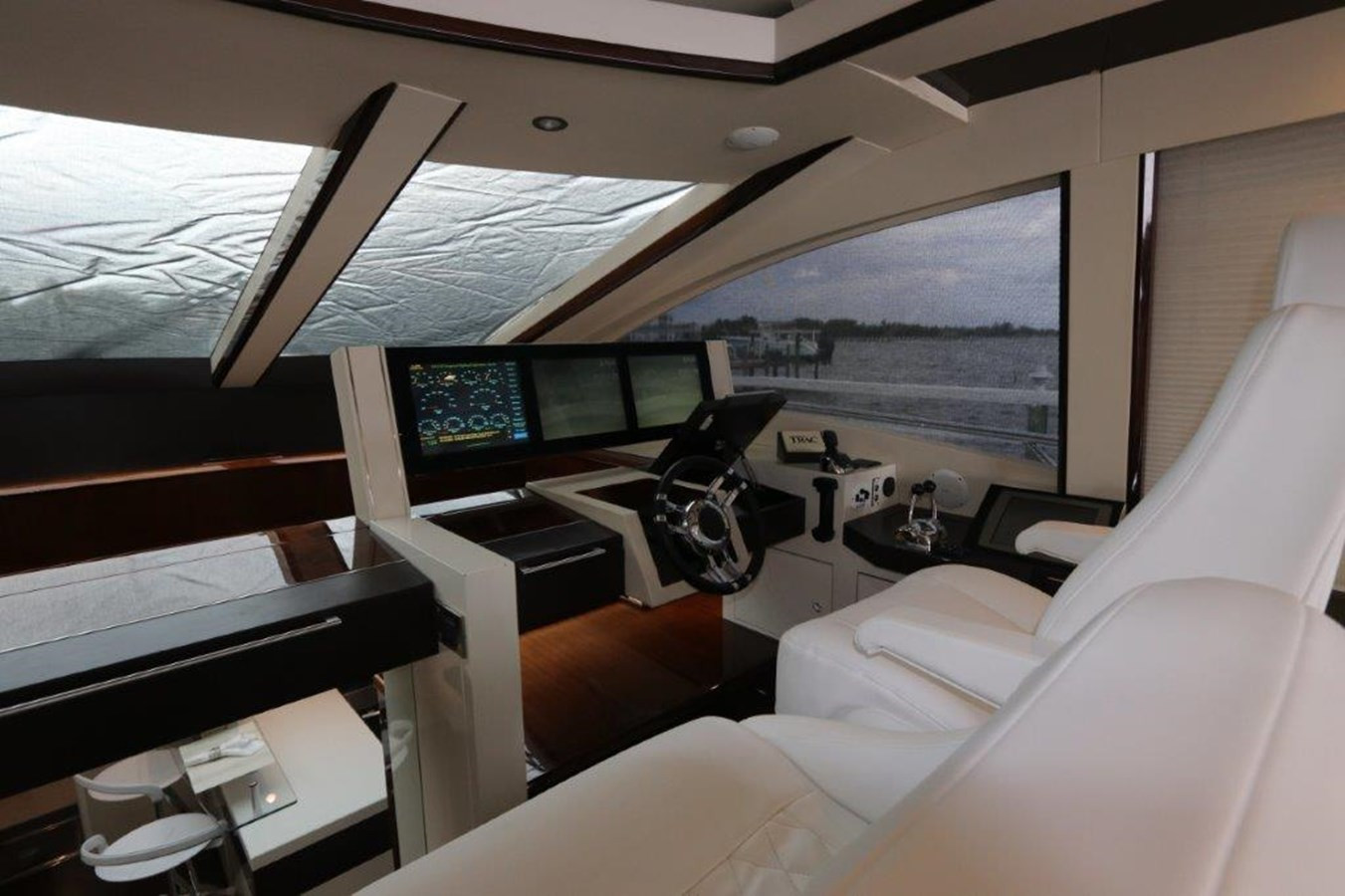 https://arconyachts.ams3.digitaloceanspaces.com/94093/conversions/large_3819764-optimize.jpg