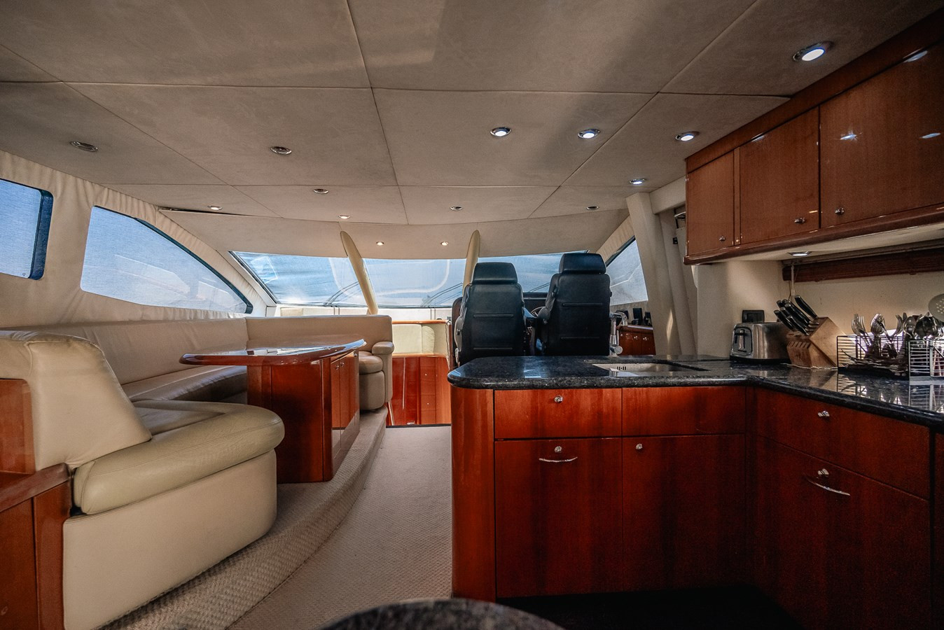 https://arconyachts.ams3.digitaloceanspaces.com/94133/conversions/large_3921671-optimize.jpg
