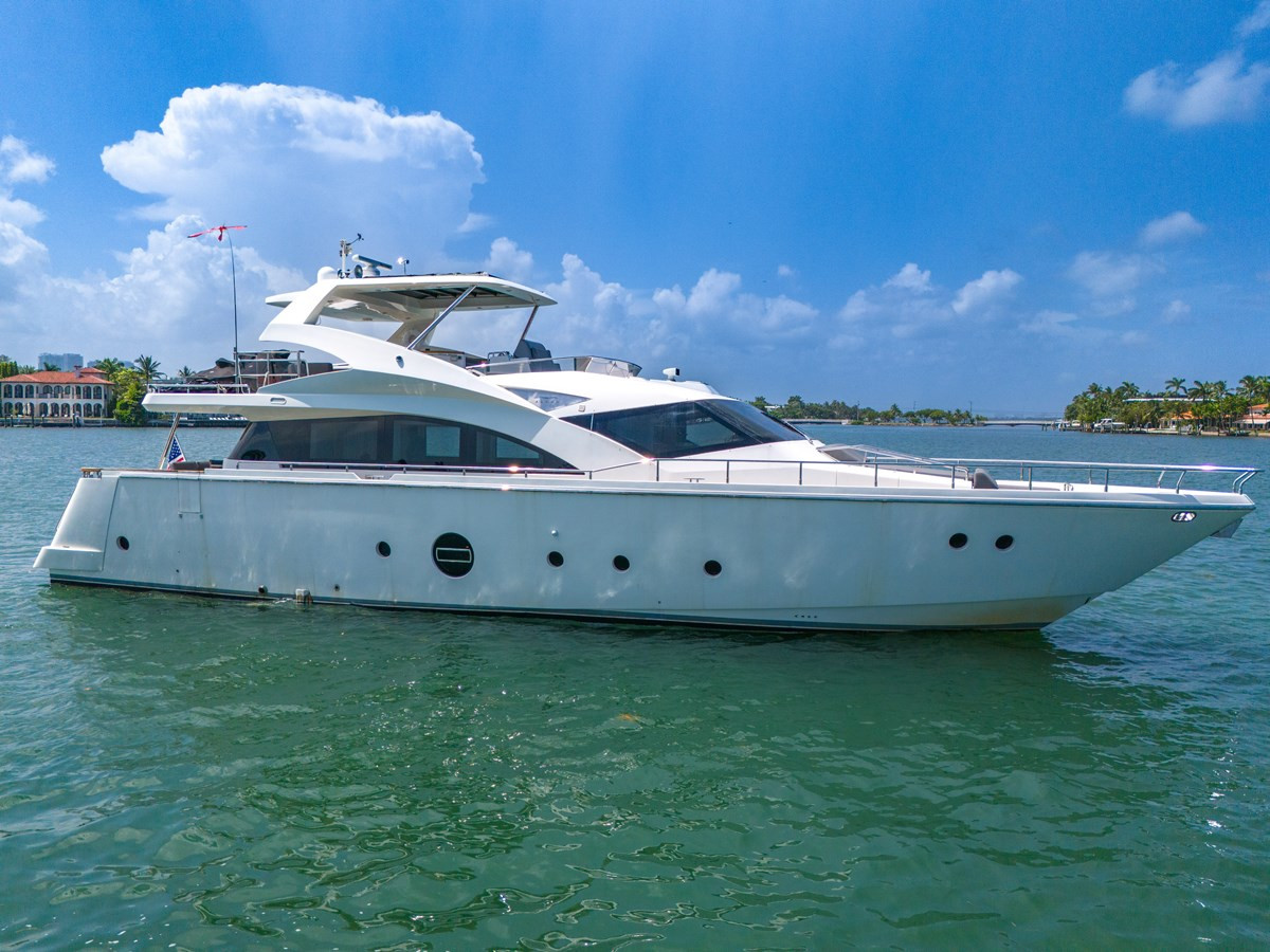 https://arconyachts.ams3.digitaloceanspaces.com/94219/conversions/large_4295783-optimize.jpg
