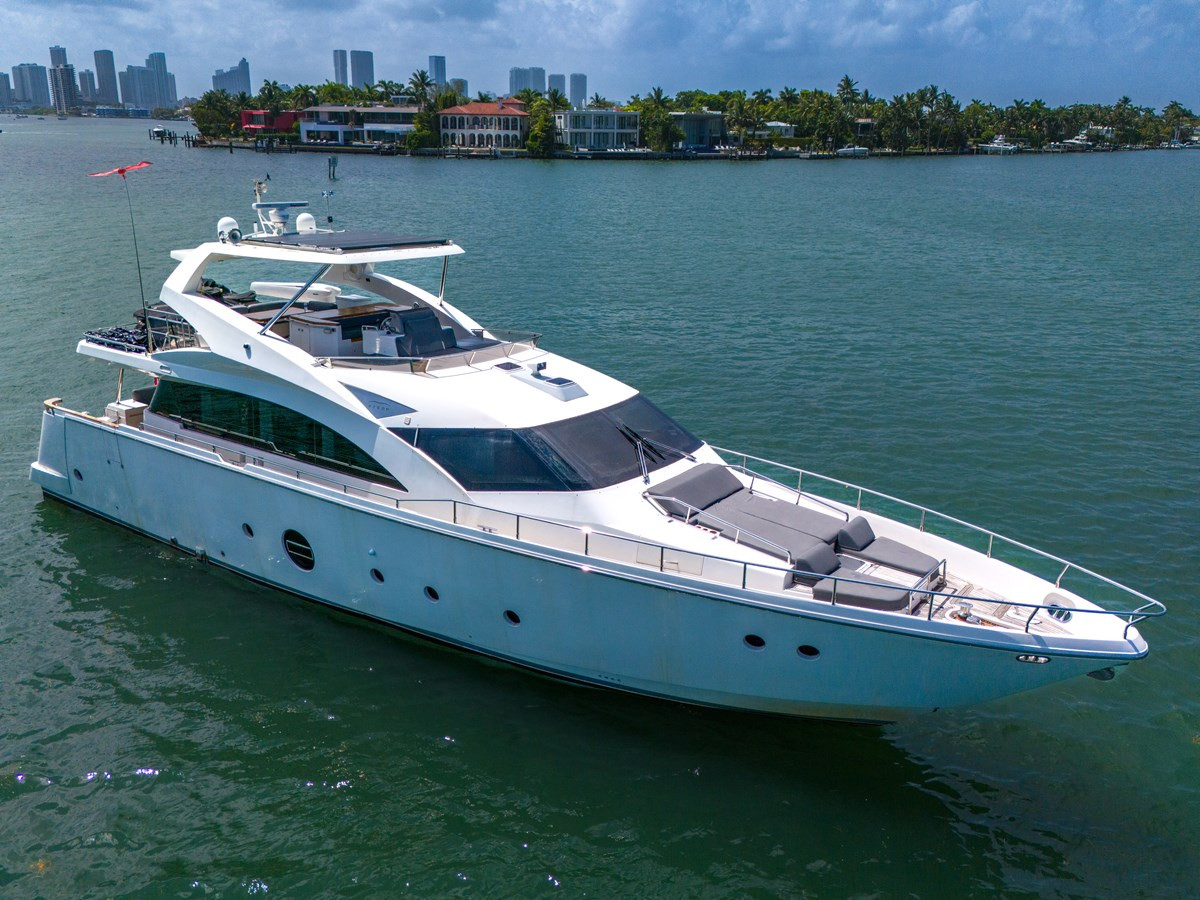 https://arconyachts.ams3.digitaloceanspaces.com/94225/conversions/large_4295785-optimize.jpg