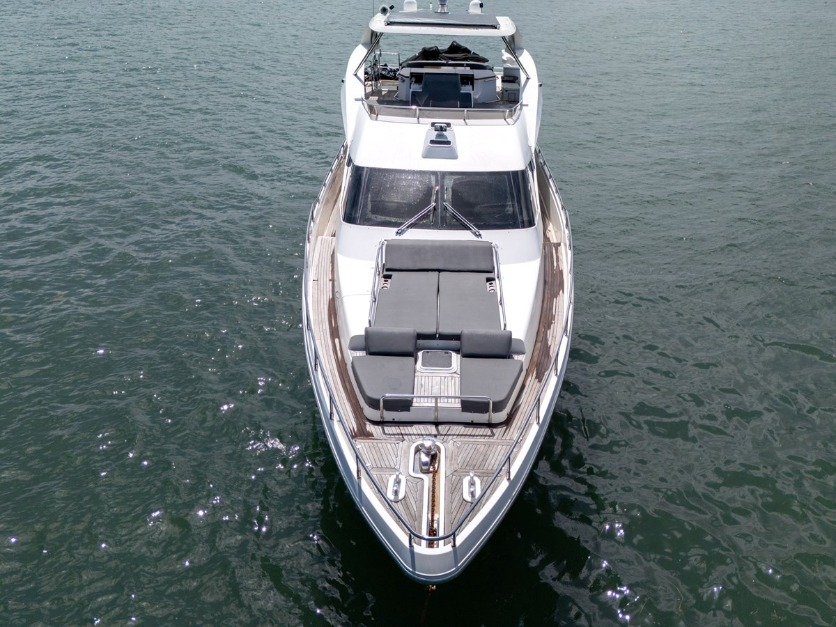 https://arconyachts.ams3.digitaloceanspaces.com/94227/conversions/large_4295786-optimize.jpg