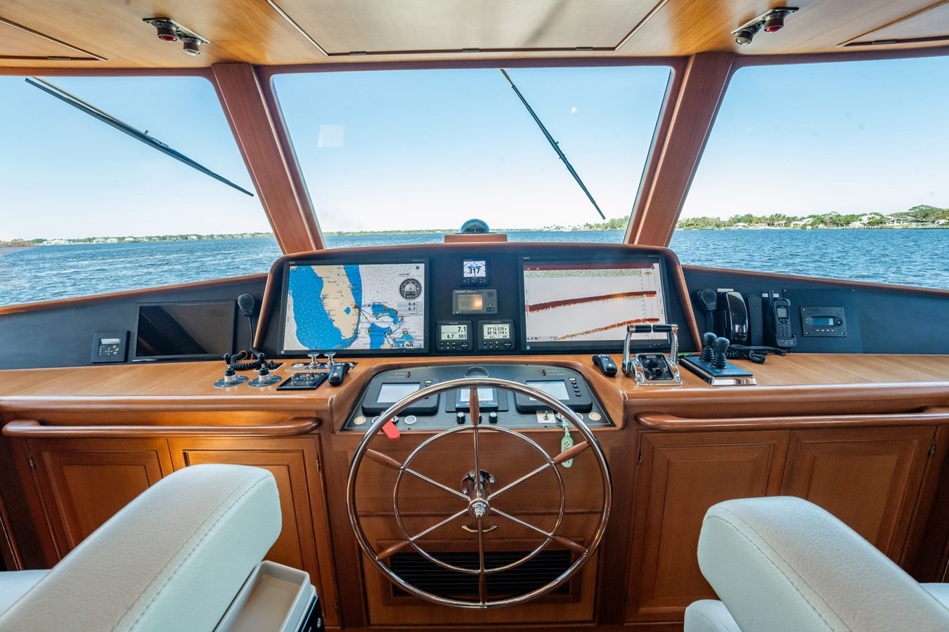 https://arconyachts.ams3.digitaloceanspaces.com/94248/conversions/large_4693572-optimize.jpg