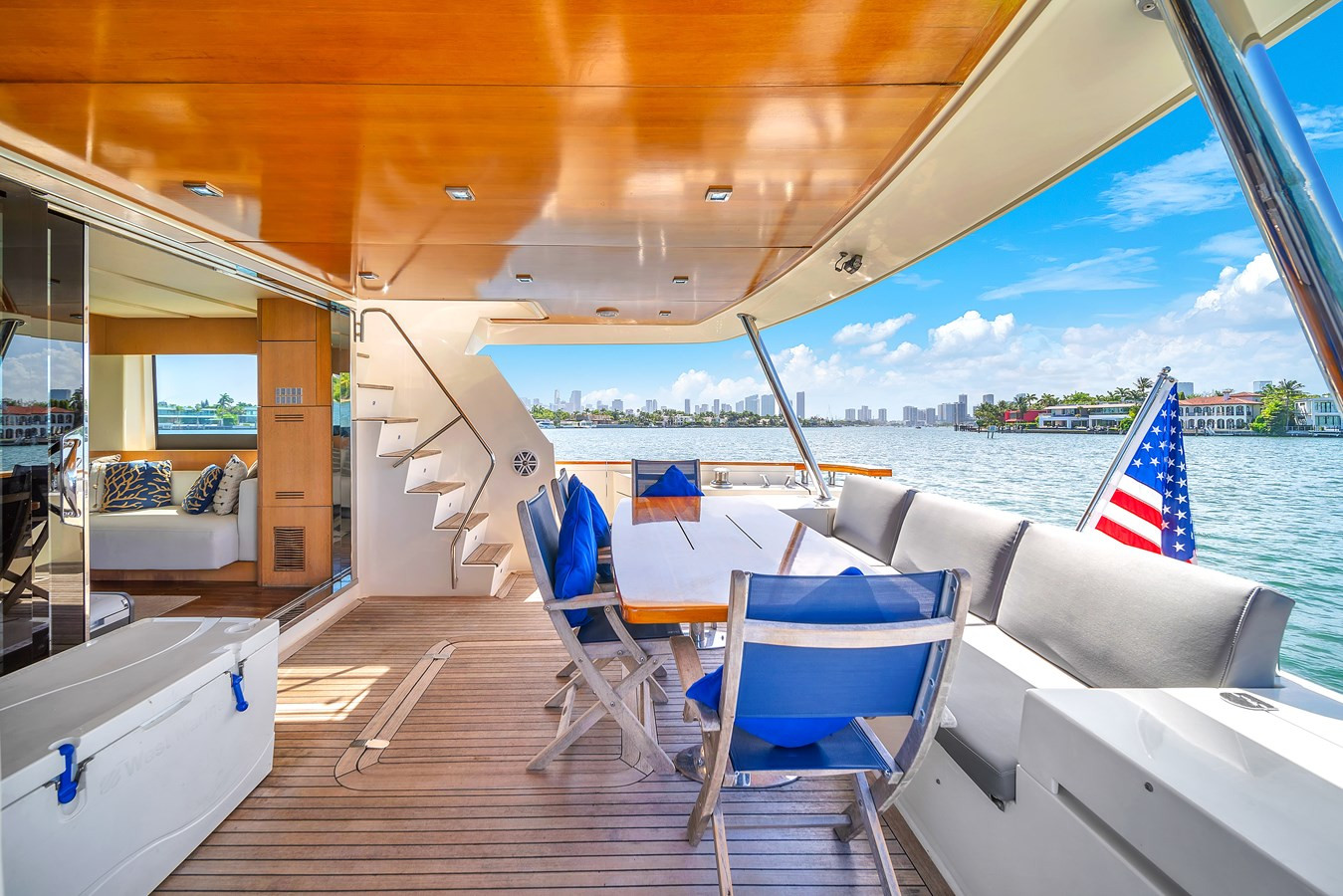 https://arconyachts.ams3.digitaloceanspaces.com/94274/conversions/large_4295803-optimize.jpg