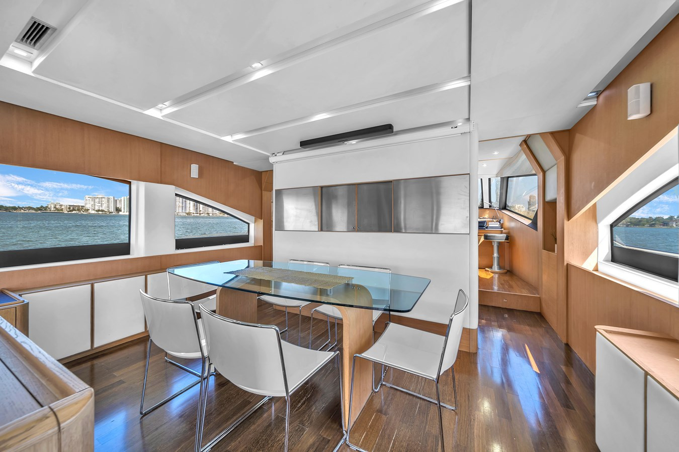 https://arconyachts.ams3.digitaloceanspaces.com/94291/conversions/large_4295809-optimize.jpg