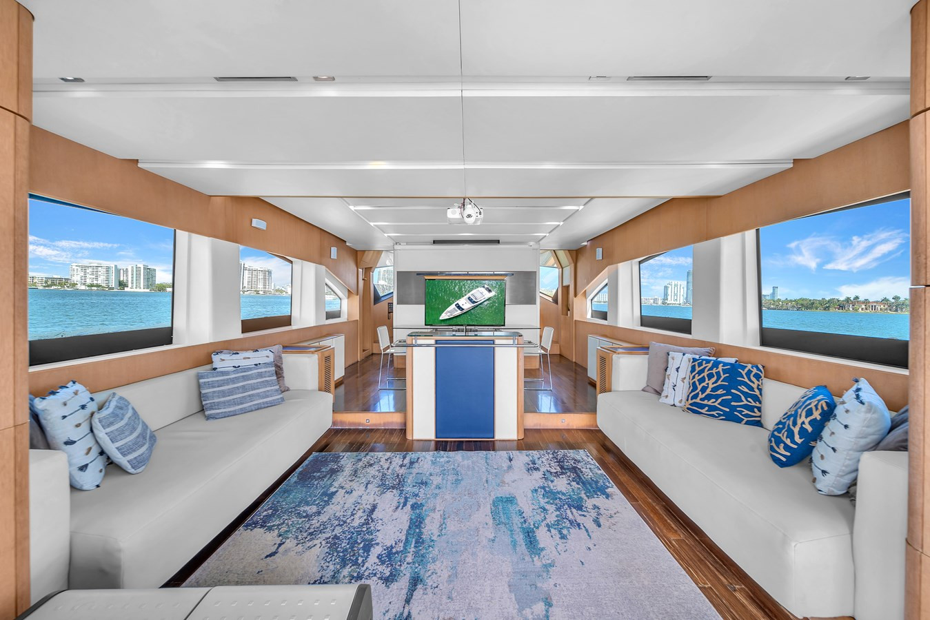 https://arconyachts.ams3.digitaloceanspaces.com/94307/conversions/large_4295815-optimize.jpg