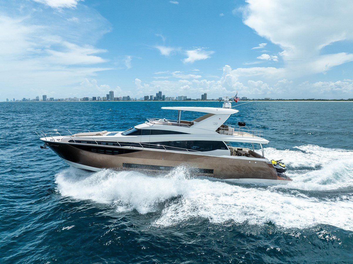 https://arconyachts.ams3.digitaloceanspaces.com/94330/conversions/large_4379294-optimize.jpg