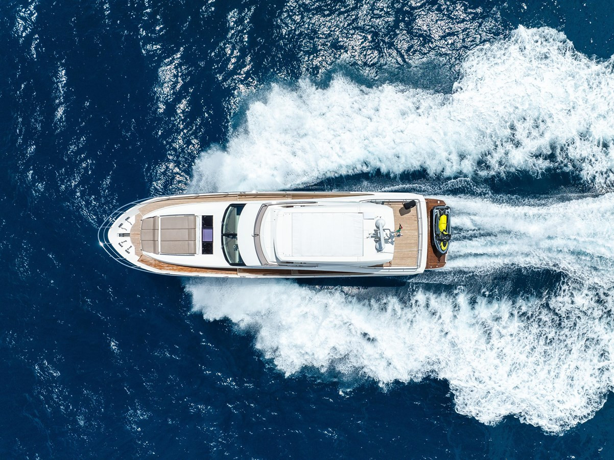 https://arconyachts.ams3.digitaloceanspaces.com/94342/conversions/large_4379298-optimize.jpg
