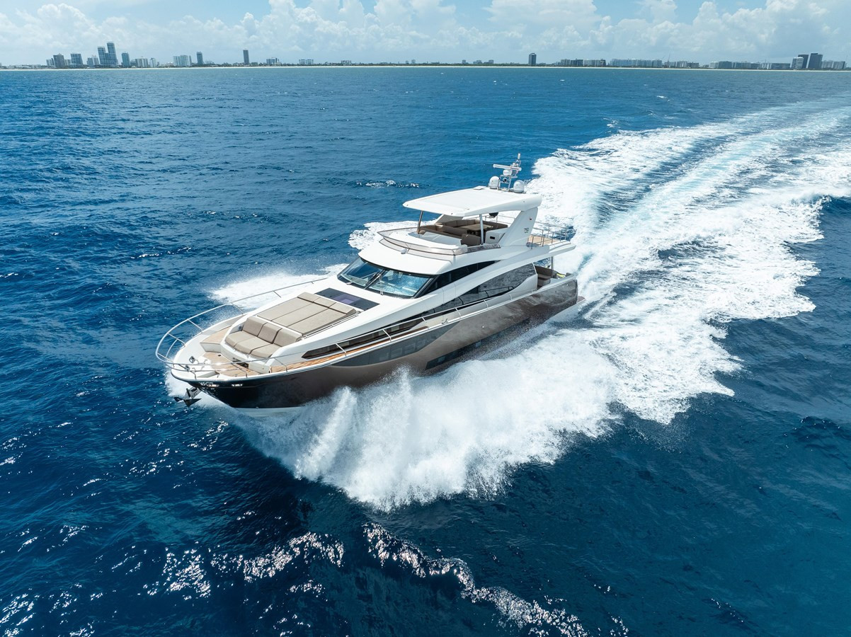 https://arconyachts.ams3.digitaloceanspaces.com/94345/conversions/large_4379299-optimize.jpg