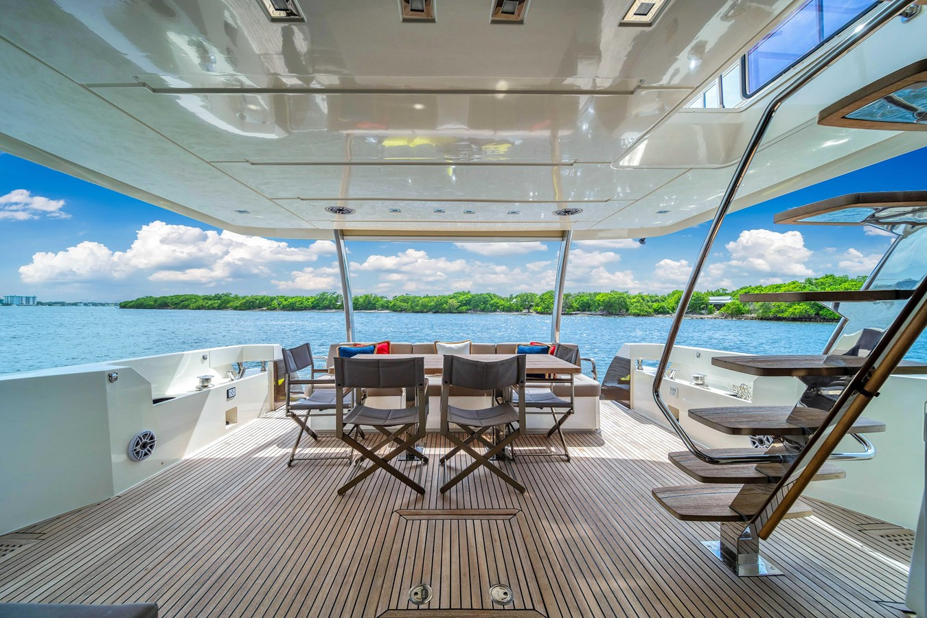 https://arconyachts.ams3.digitaloceanspaces.com/94374/conversions/large_4379310-optimize.jpg