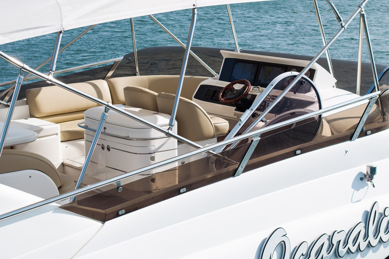 https://arconyachts.ams3.digitaloceanspaces.com/94384/conversions/large_4813112-optimize.jpg