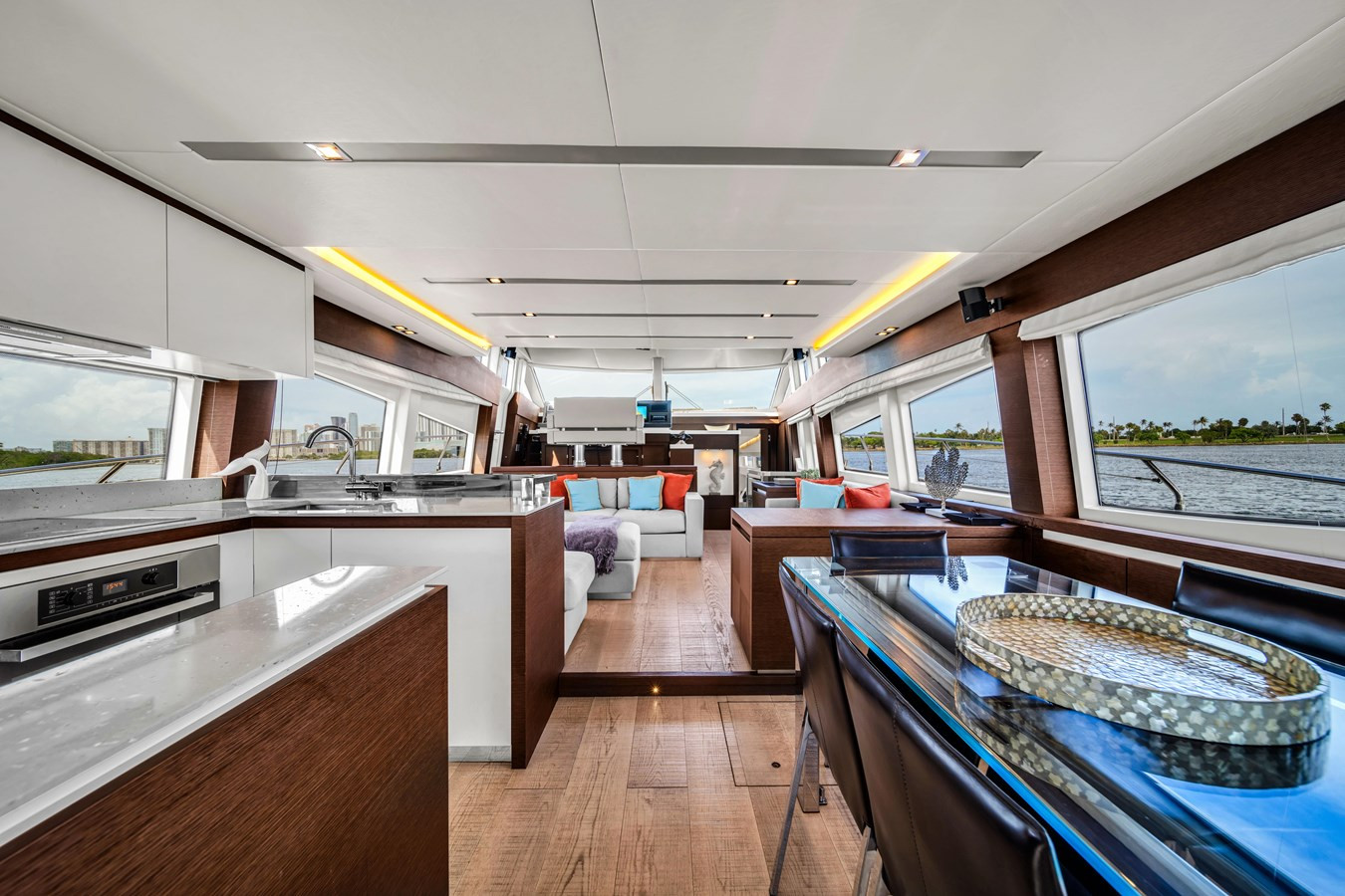 https://arconyachts.ams3.digitaloceanspaces.com/94424/conversions/large_4379329-optimize.jpg