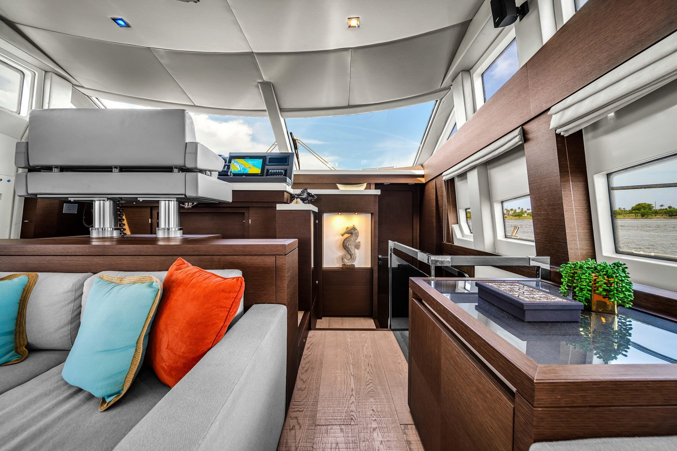 https://arconyachts.ams3.digitaloceanspaces.com/94436/conversions/large_4379333-optimize.jpg