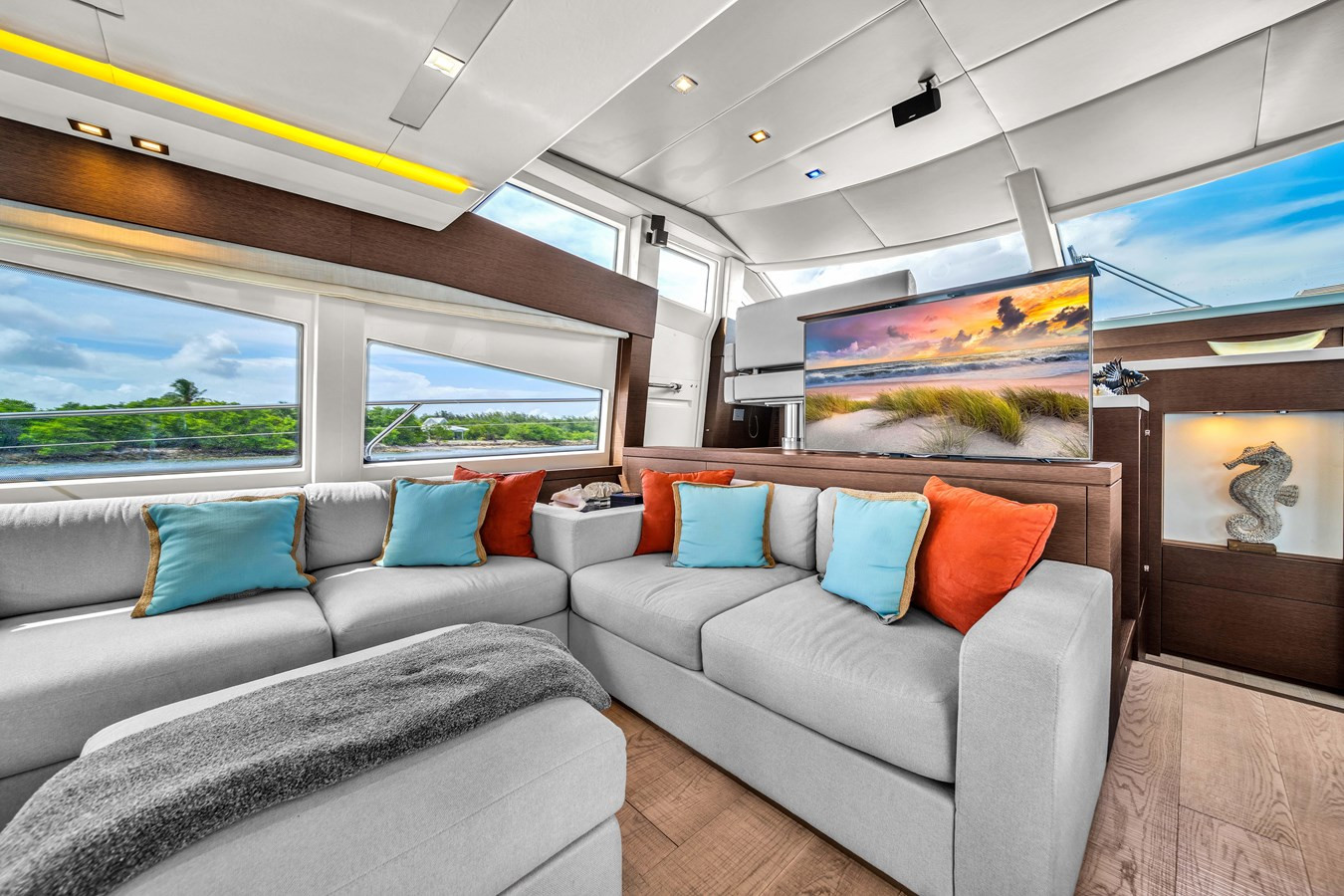 https://arconyachts.ams3.digitaloceanspaces.com/94454/conversions/large_4379339-optimize.jpg