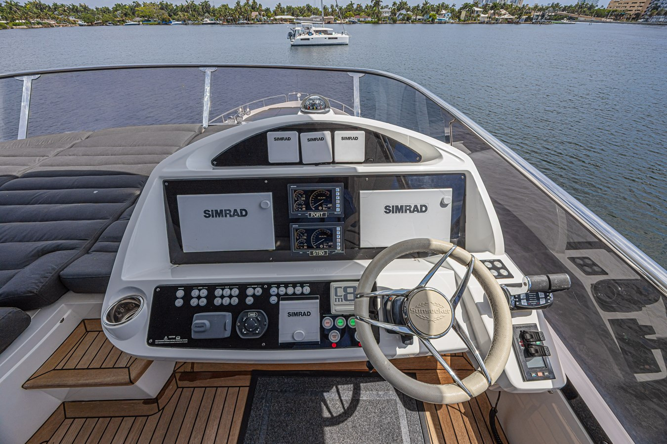 https://arconyachts.ams3.digitaloceanspaces.com/94700/conversions/large_4730292-optimize.jpg
