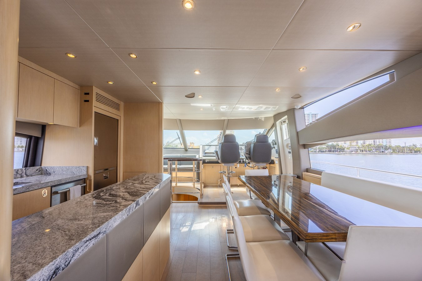 https://arconyachts.ams3.digitaloceanspaces.com/94709/conversions/large_4730295-optimize.jpg
