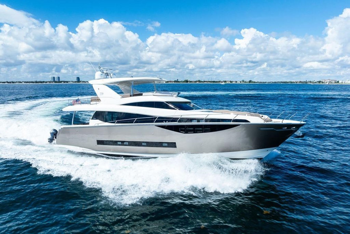 https://arconyachts.ams3.digitaloceanspaces.com/94747/conversions/large_4818492-optimize.jpg