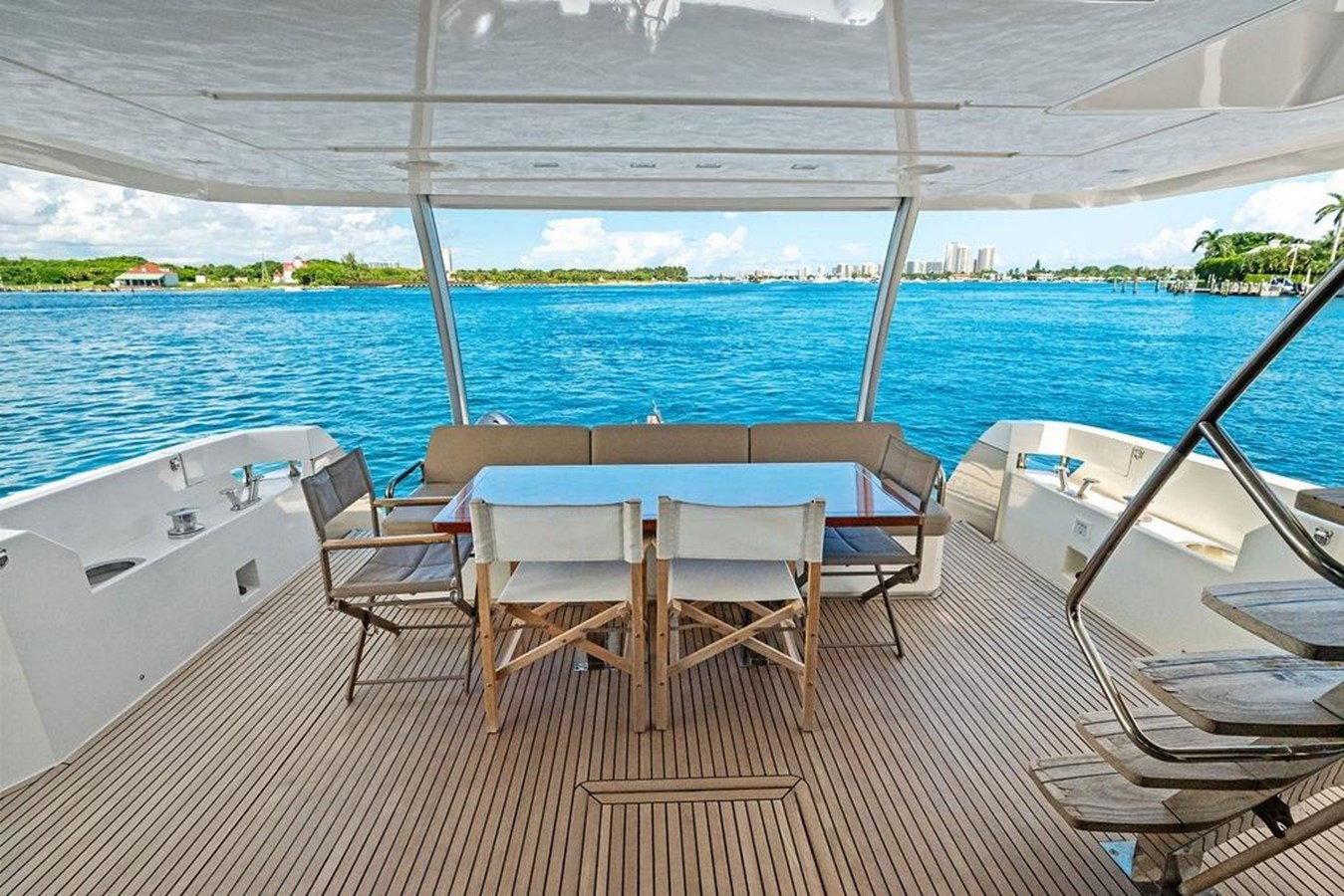 https://arconyachts.ams3.digitaloceanspaces.com/94788/conversions/large_4818505-optimize.jpg