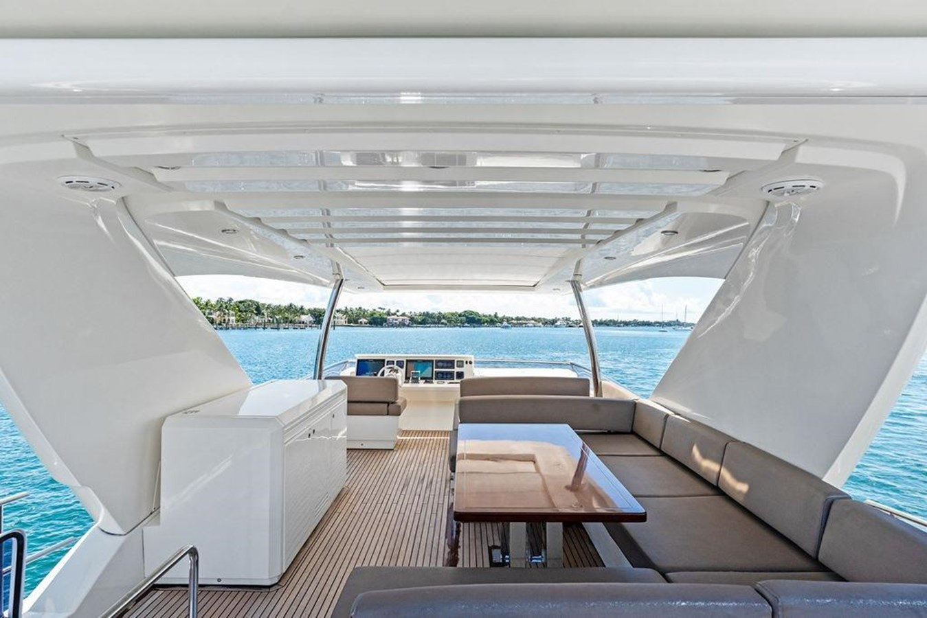 https://arconyachts.ams3.digitaloceanspaces.com/94794/conversions/large_4818507-optimize.jpg
