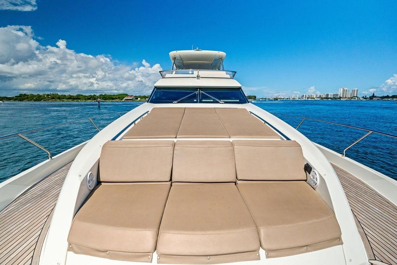 https://arconyachts.ams3.digitaloceanspaces.com/94822/conversions/large_4818517-optimize.jpg