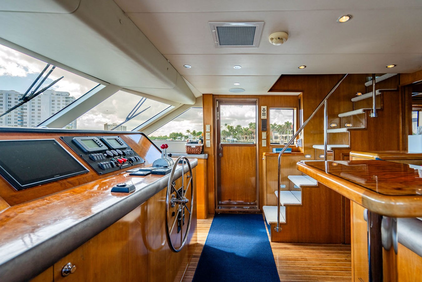 https://arconyachts.ams3.digitaloceanspaces.com/94833/conversions/large_4843404-optimize.jpg