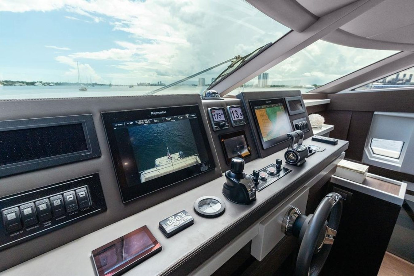 https://arconyachts.ams3.digitaloceanspaces.com/94854/conversions/large_4818527-optimize.jpg