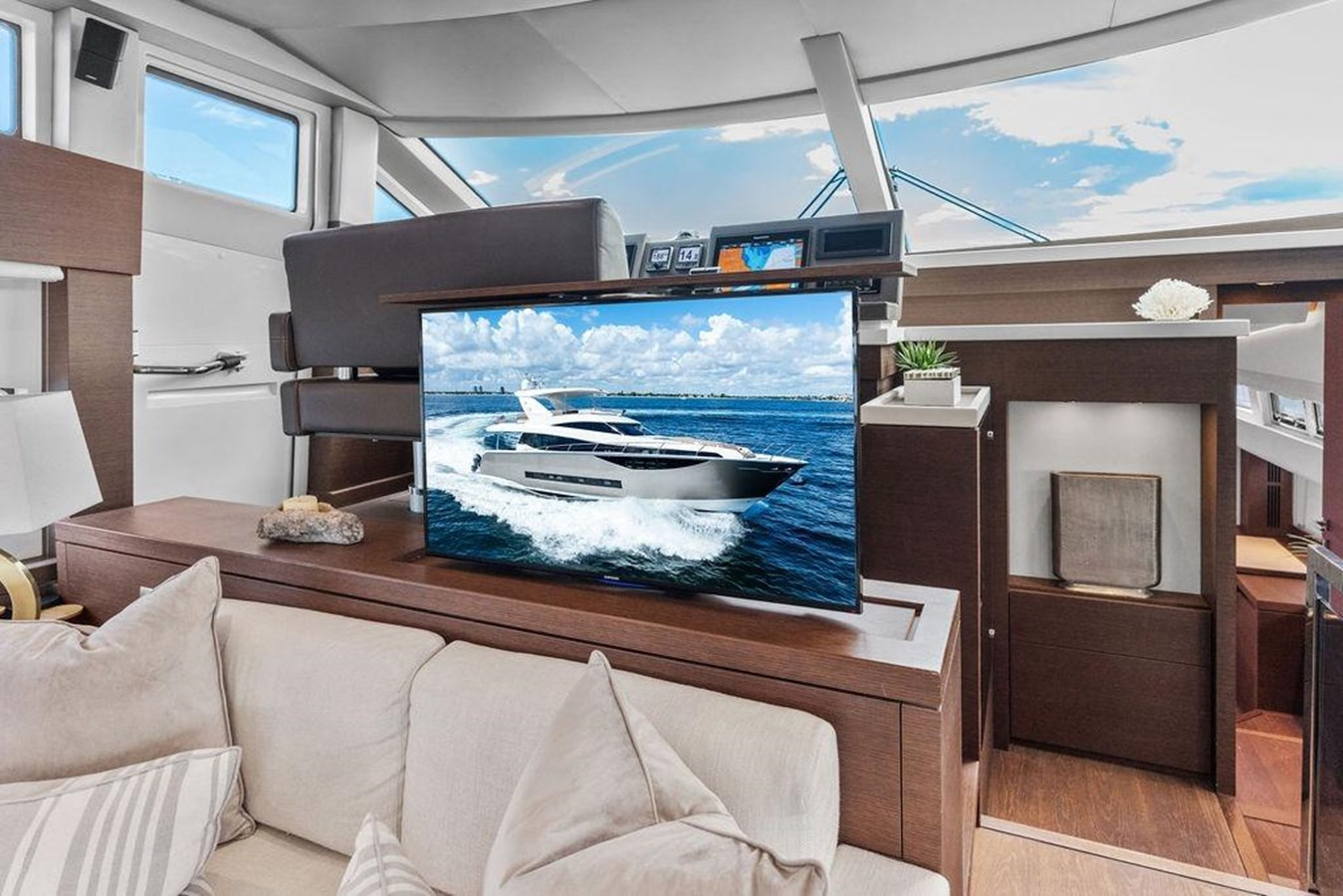 https://arconyachts.ams3.digitaloceanspaces.com/94864/conversions/large_4818530-optimize.jpg