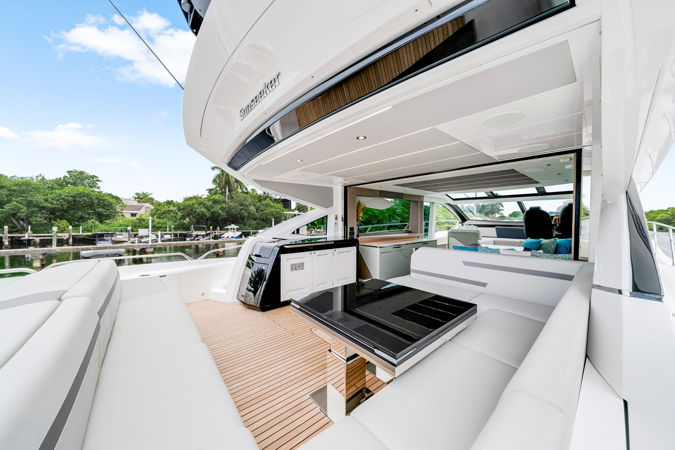 https://arconyachts.ams3.digitaloceanspaces.com/94948/conversions/large_4855909-optimize.jpg