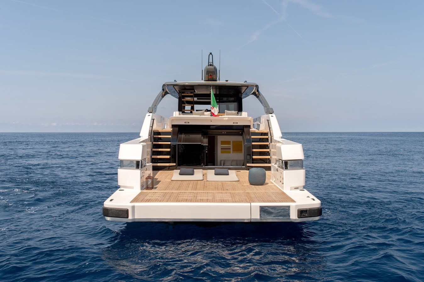 https://arconyachts.ams3.digitaloceanspaces.com/94951/conversions/large_4550269-optimize.jpg