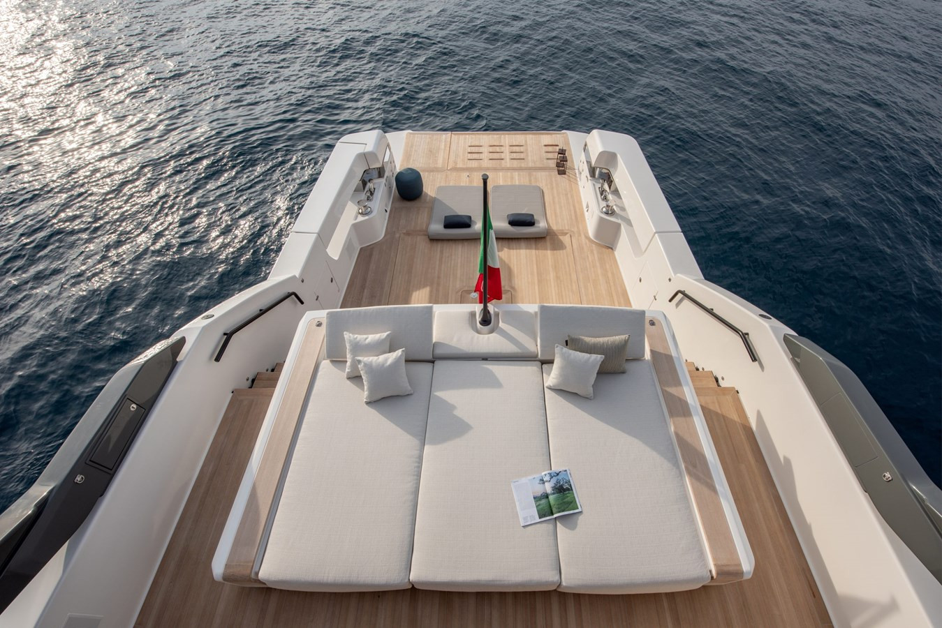 https://arconyachts.ams3.digitaloceanspaces.com/94959/conversions/large_4550287-optimize.jpg