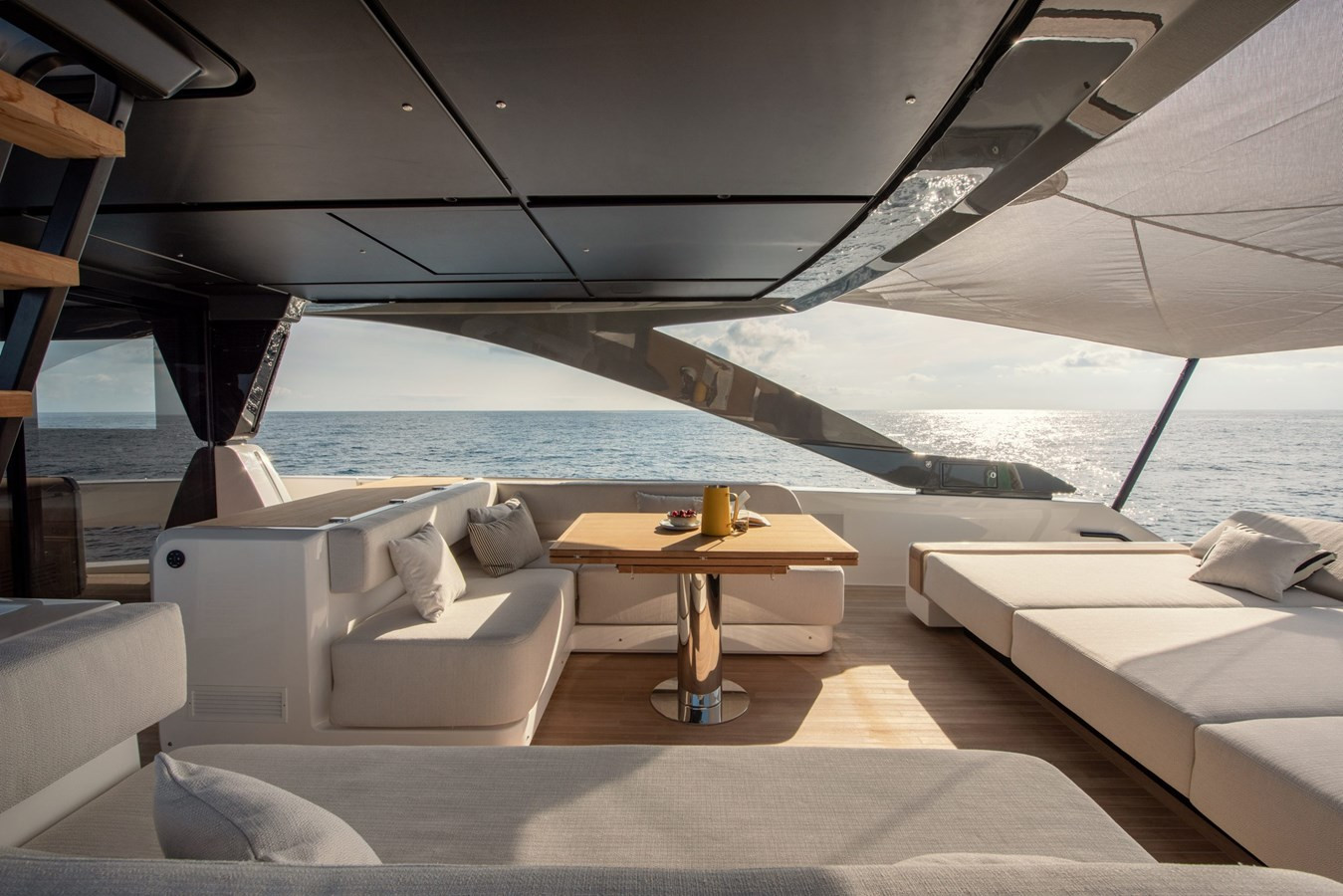https://arconyachts.ams3.digitaloceanspaces.com/94967/conversions/large_4550283-optimize.jpg