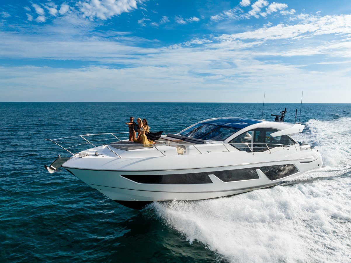 https://arconyachts.ams3.digitaloceanspaces.com/95013/conversions/large_4020135-optimize.jpg